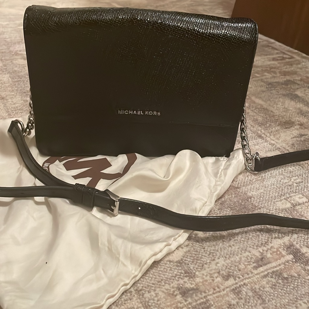 Michael Kors Snack Skin Crossbody
